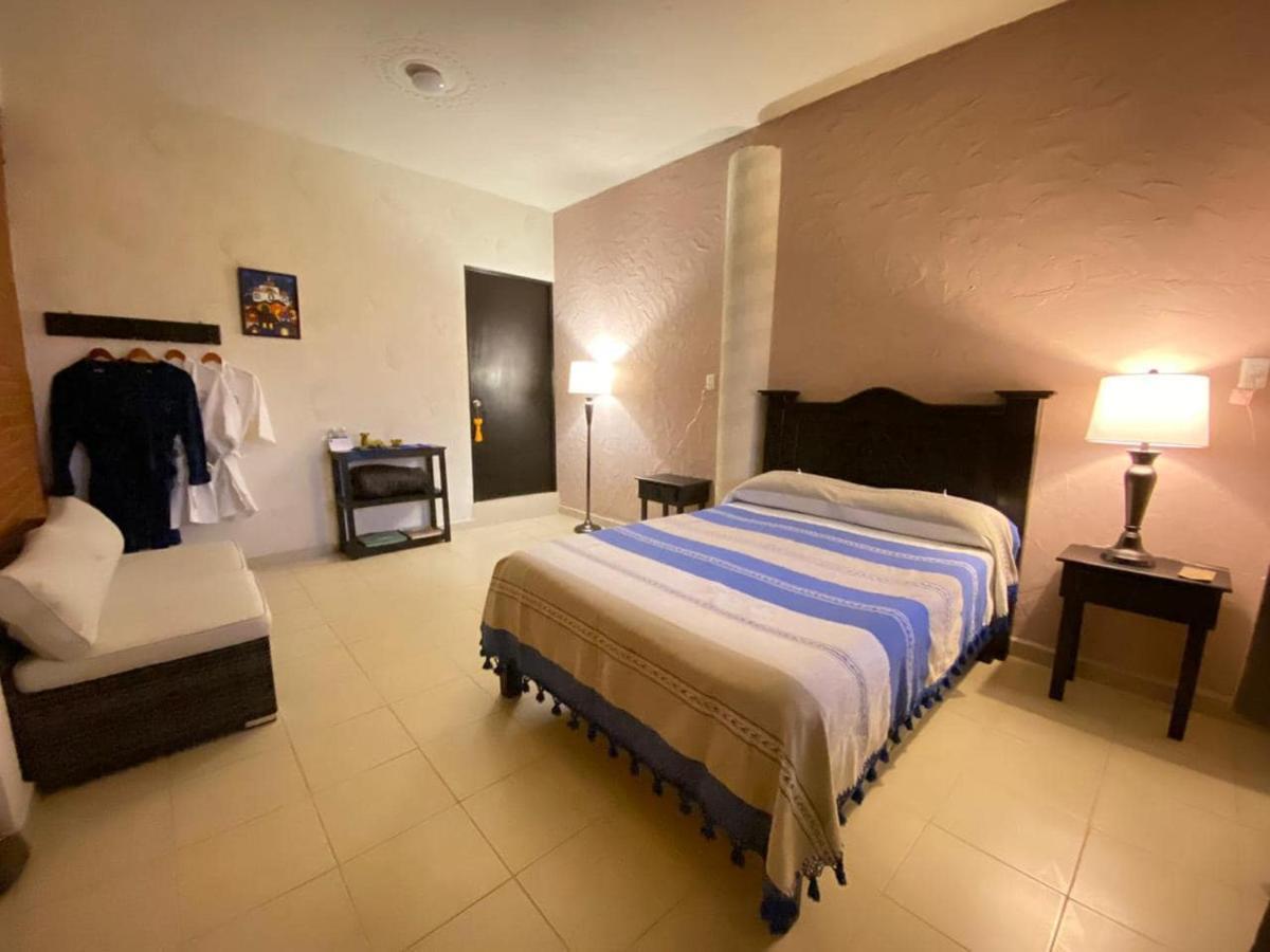 Boutique Calderon Hotel 4*